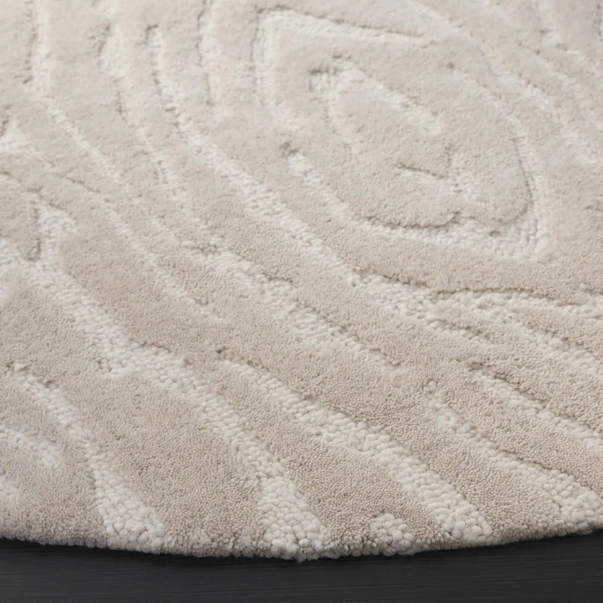 Safavieh Ebony 6'-0" x 6'-0" Rug in Ivory
