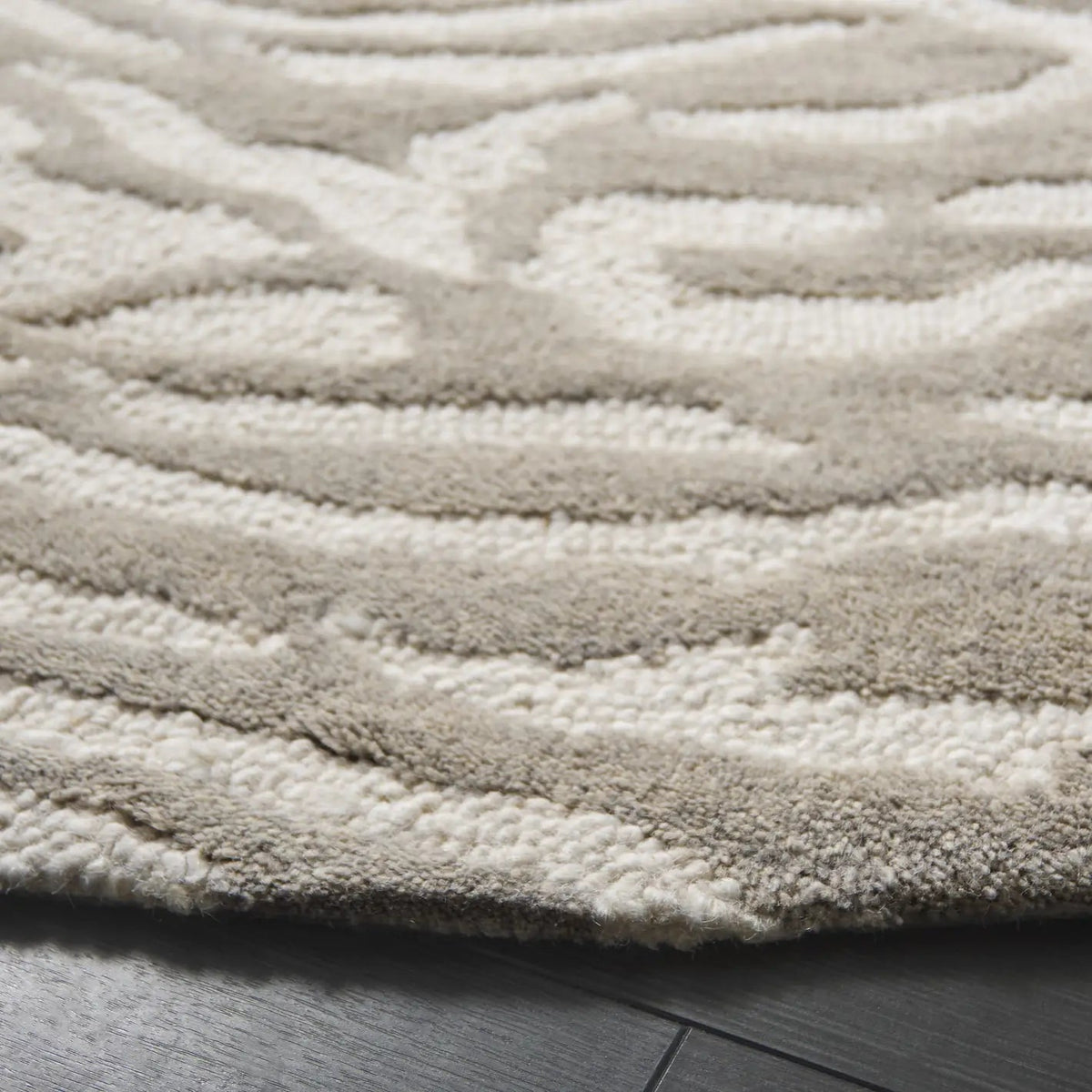 Safavieh Ebony 6'-0" x 6'-0" Rug in Grey / Ivory