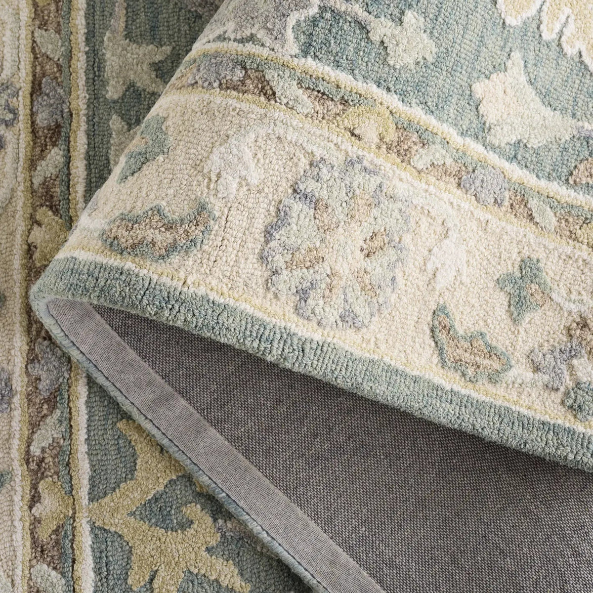 Safavieh Ebony 4'-0" x 6'-0" Rug in Green / Beige