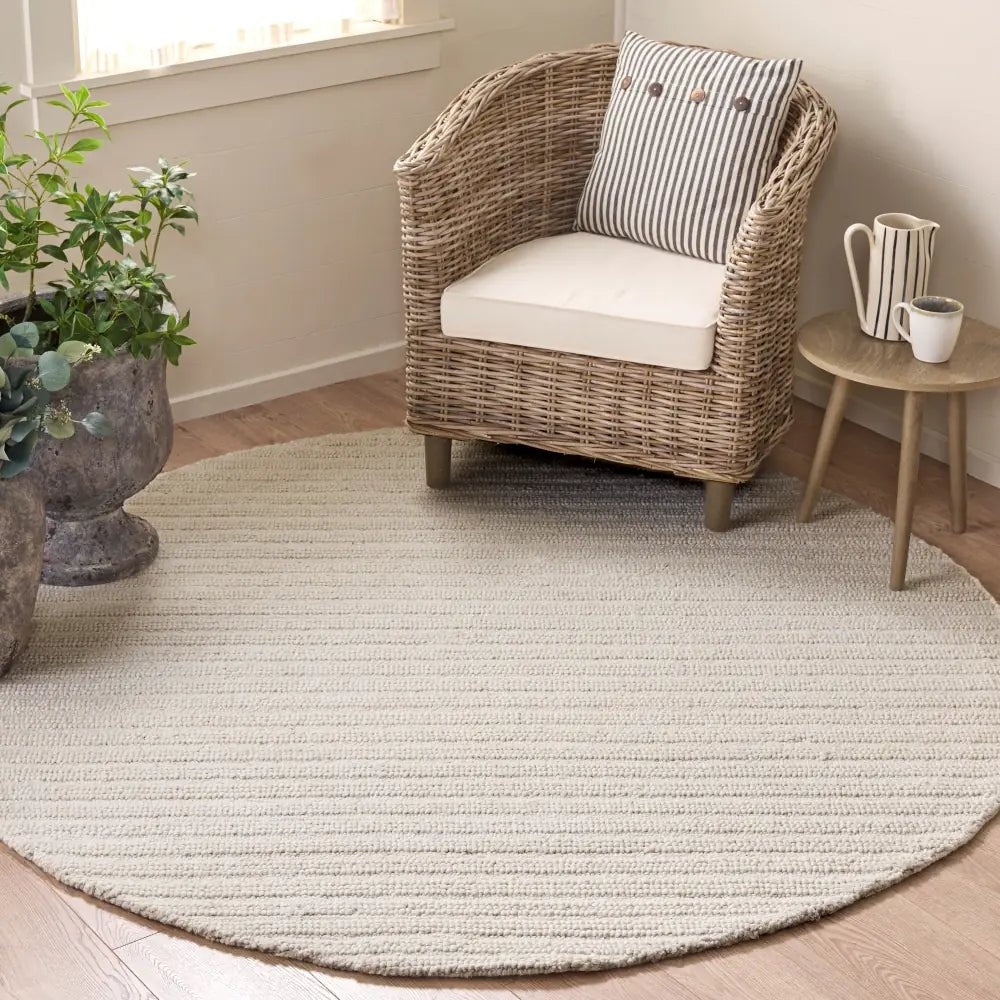 Safavieh Ebony 6'-0" x 6'-0" Rug in Ivory