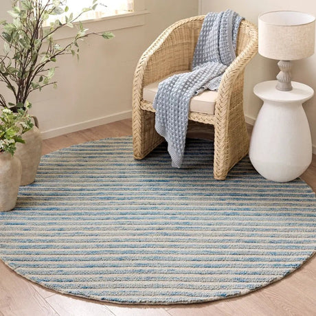 Safavieh Ebony 6'-0" x 6'-0" Rug in Light Blue / Ivory