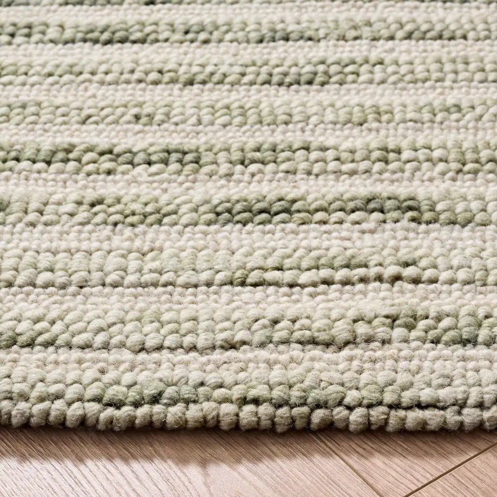 Safavieh Ebony 6'-0" x 6'-0" Rug in Light Green / Ivory