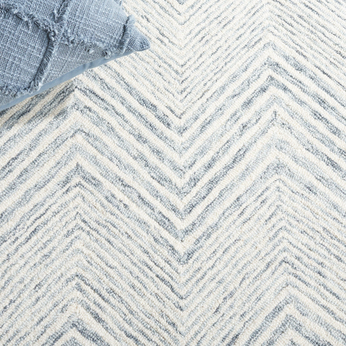 Safavieh Ebony Ebn801F Grey/Ivory Rug - Safavieh - ebn801f - 28