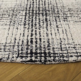 Safavieh Ebony 6'-0" x 6'-0" Rug in Ivory / Black