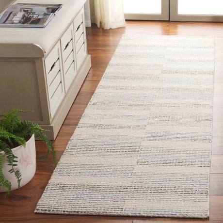 Safavieh Ebony 2'-3" x 8'-0" Rug in Ivory / Blue
