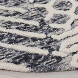 Safavieh Ebony 6'-0" x 6'-0" Rug in Ivory / Black