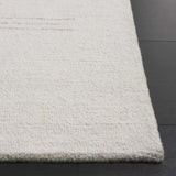 Safavieh Ebony 4'-0" x 6'-0" Rug in Ivory / Grey