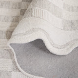 Safavieh Ebony 5'-0" x 8'-0" Rug in Beige / Ivory