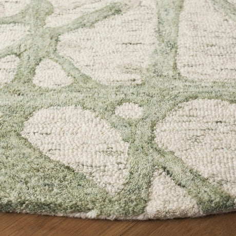 Safavieh Ebony 6'-0" x 6'-0" Rug in Ivory / Light Green