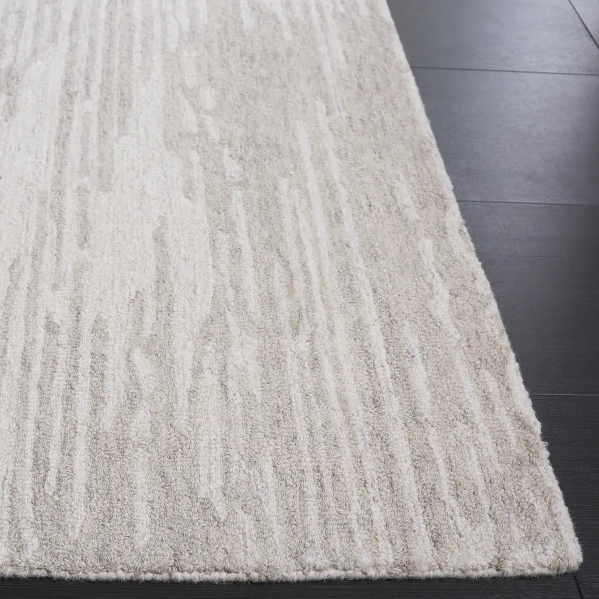Safavieh Ebony 4'-0" x 6'-0" Rug in Grey / Ivory