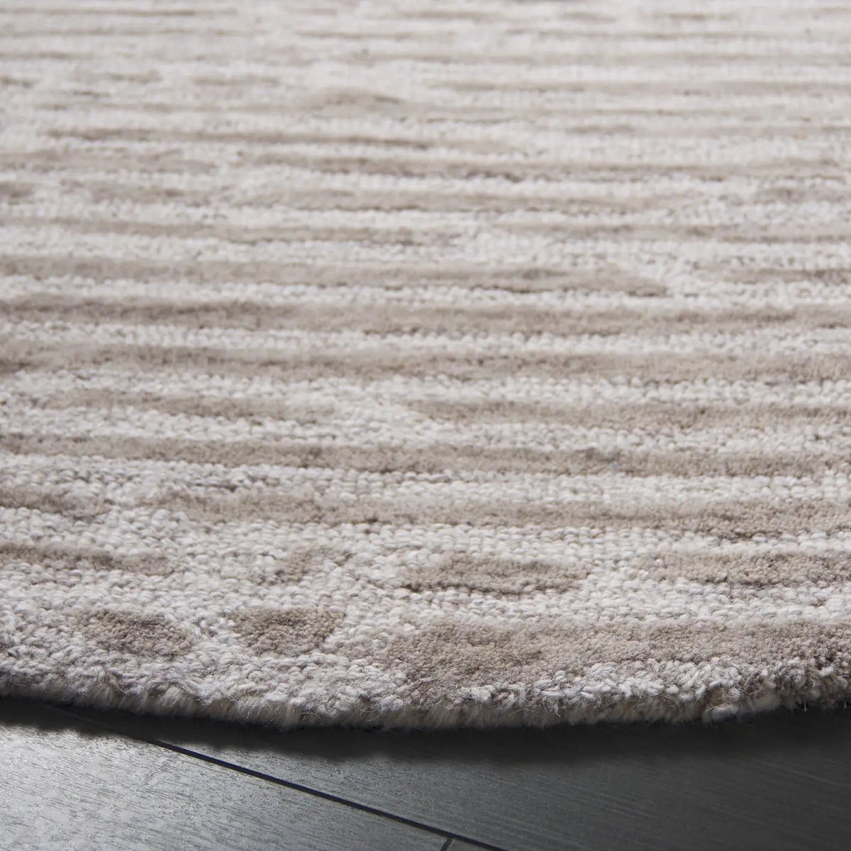 Safavieh Ebony 6'-0" x 6'-0" Rug in Light Brown / Ivory