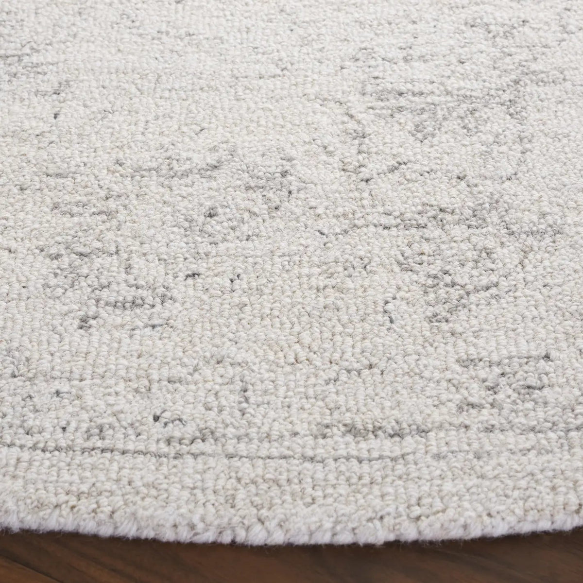 Safavieh Ebony 6'-0" x 6'-0" Rug in Grey / Beige