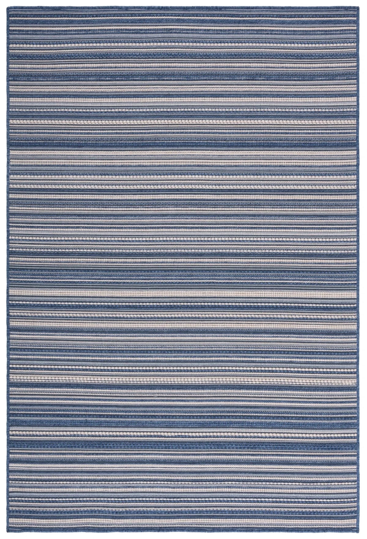 Safavieh Escape 700 5'-3" x 7'-6" Rug in Blue / Beige