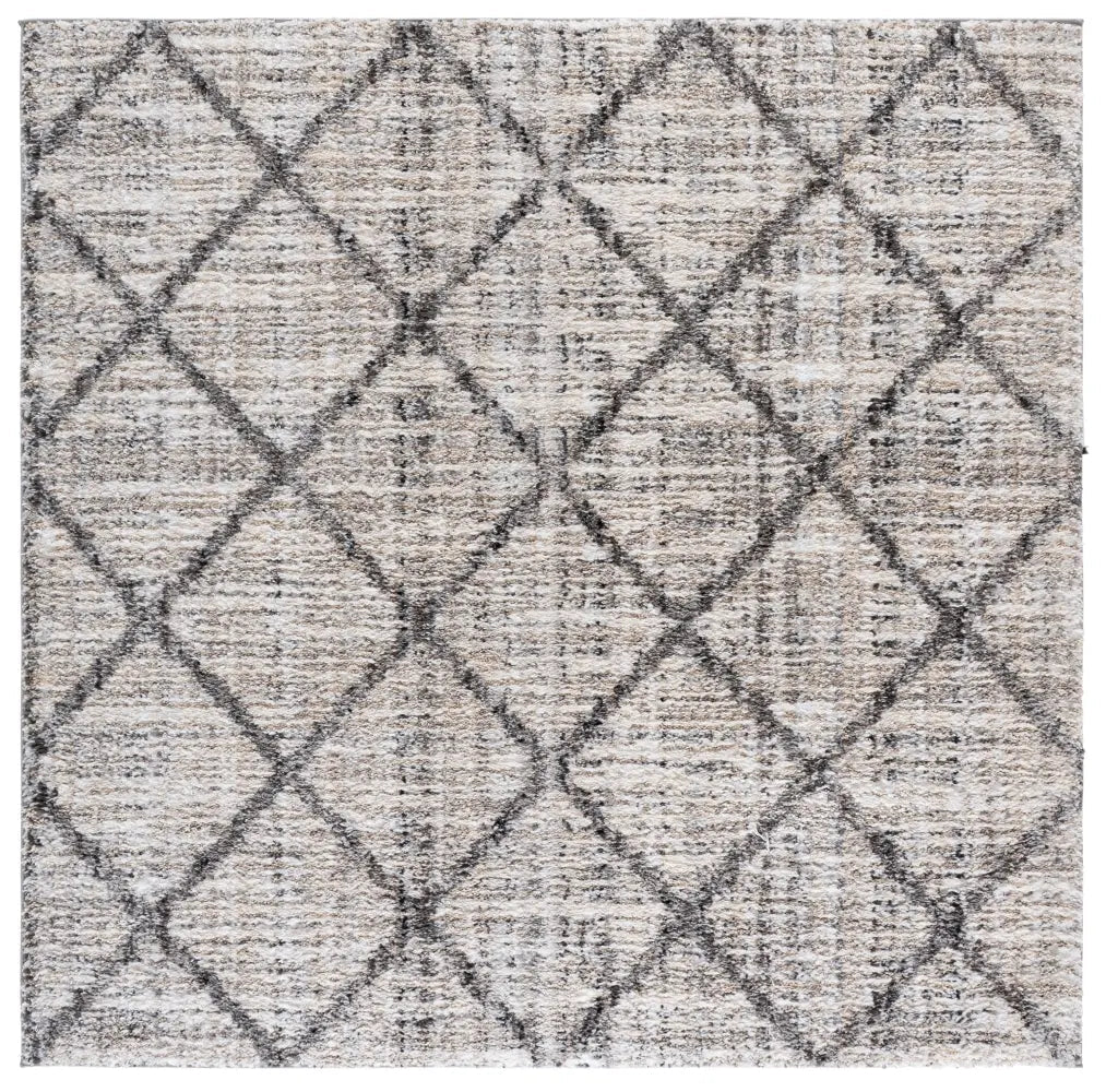 Safavieh Everett Shag 6'-7" x 6'-7" Rug in Ivory / Grey