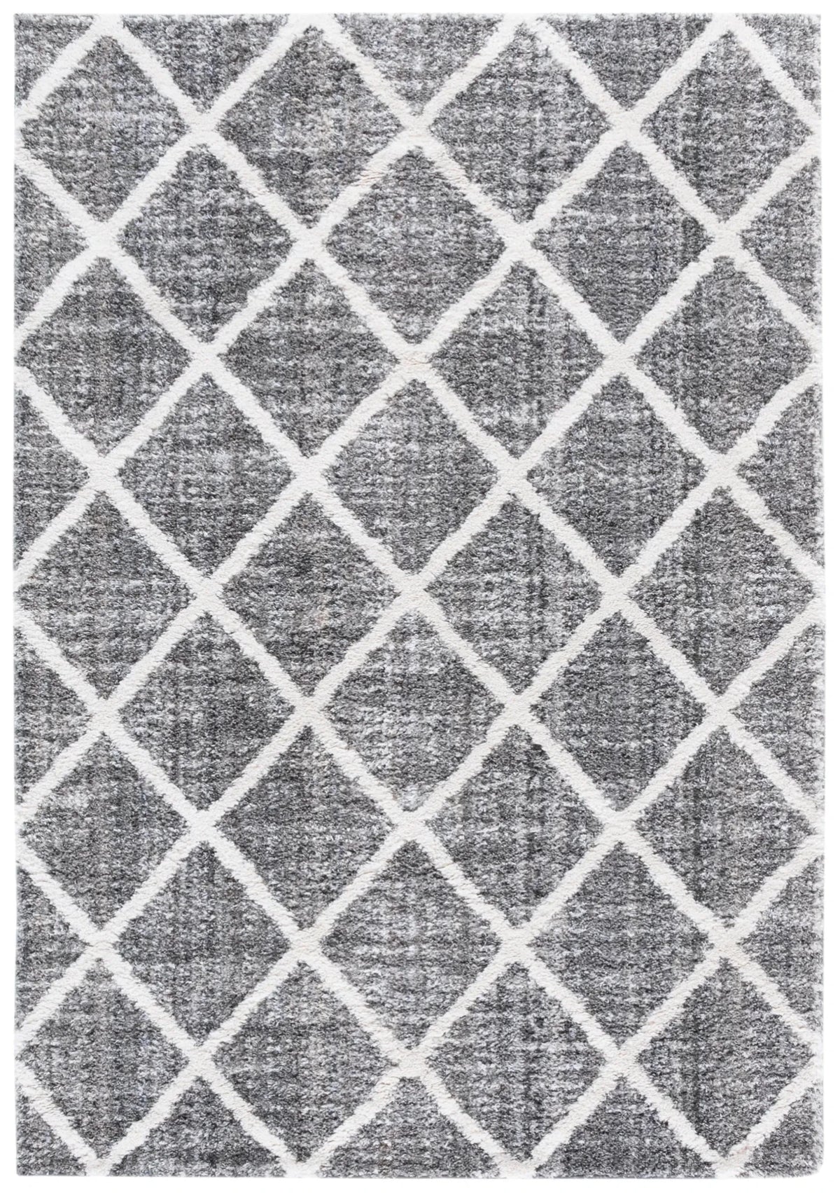 Safavieh Everett Shag 4'-0" x 6'-0" Rug in Grey / Ivory