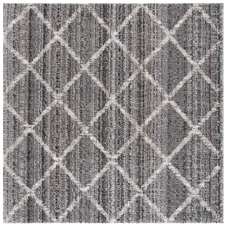 Safavieh Everett Shag 6'-7" x 6'-7" Rug in Grey / Ivory
