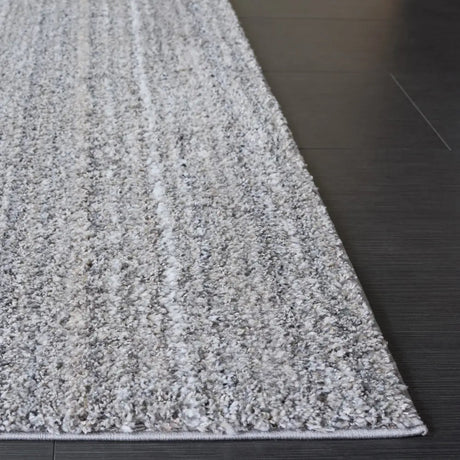 Safavieh Everett Shag 5'-3" x 7'-0" Rug in Grey / Beige