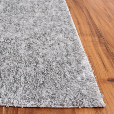 Safavieh Everett Shag 5'-3" x 7'-0" Rug in Grey