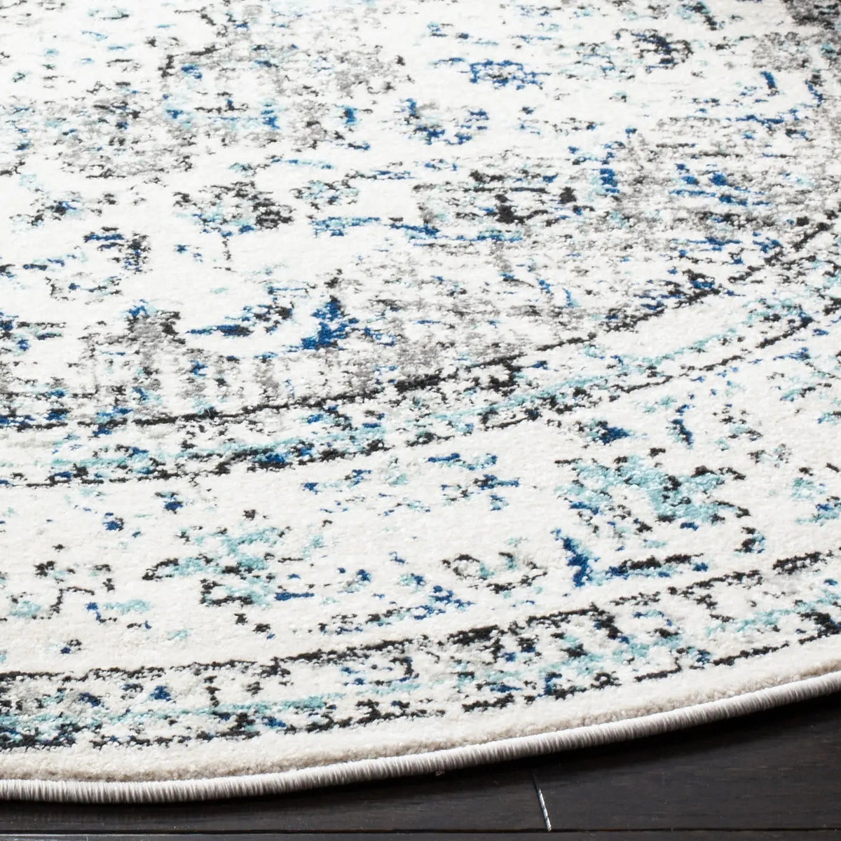 Safavieh Evoke 5'-3" x 5'-3" Rug in Ivory / Grey