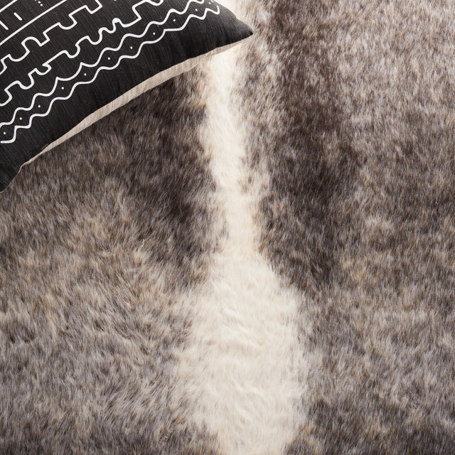 Safavieh Faux Cow Hide Fch203F Grey/Ivory Rug - Safavieh - fch203f - 45
