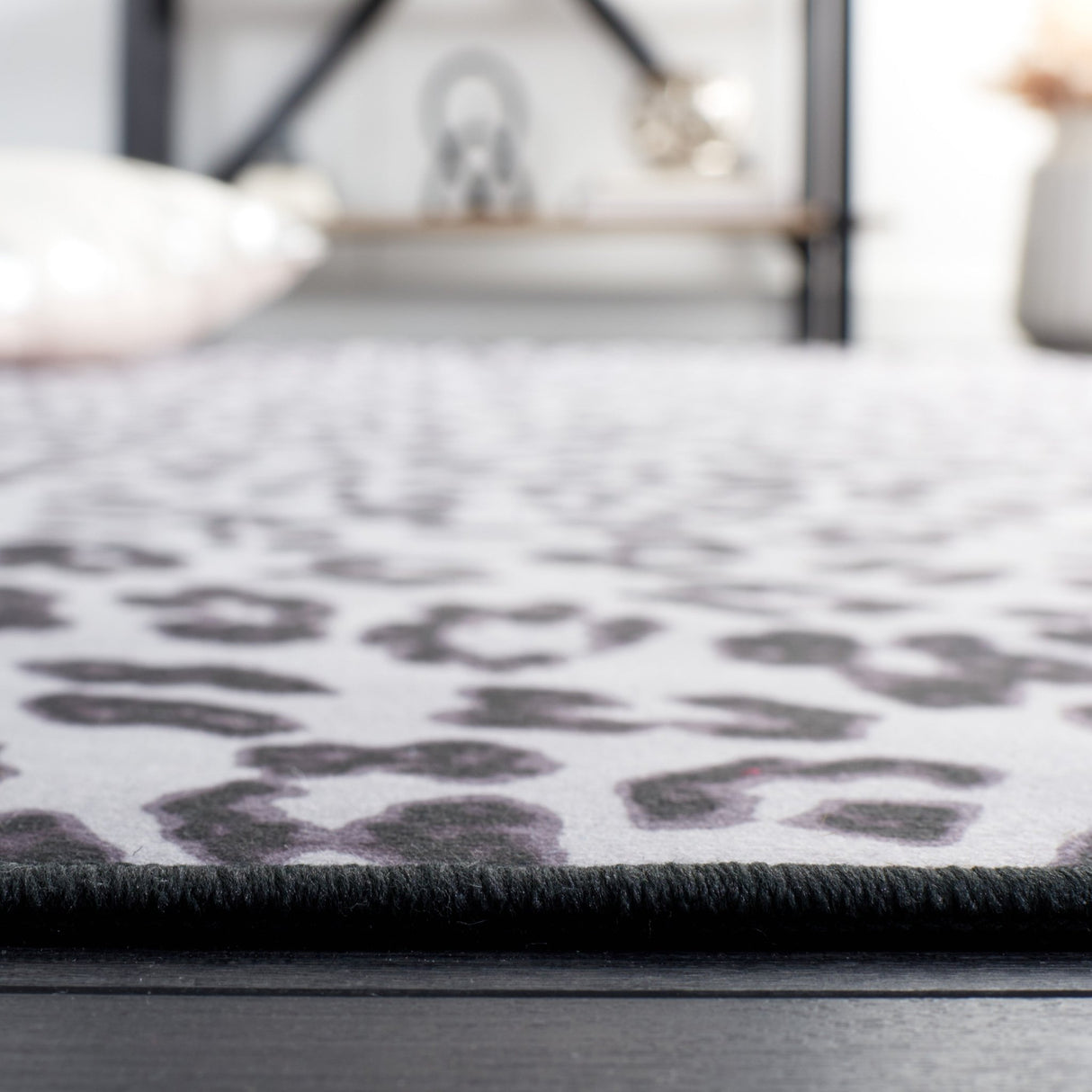 Safavieh Faux Hide Fah505A Ivory/Black Rug - Safavieh - fah505a - 3