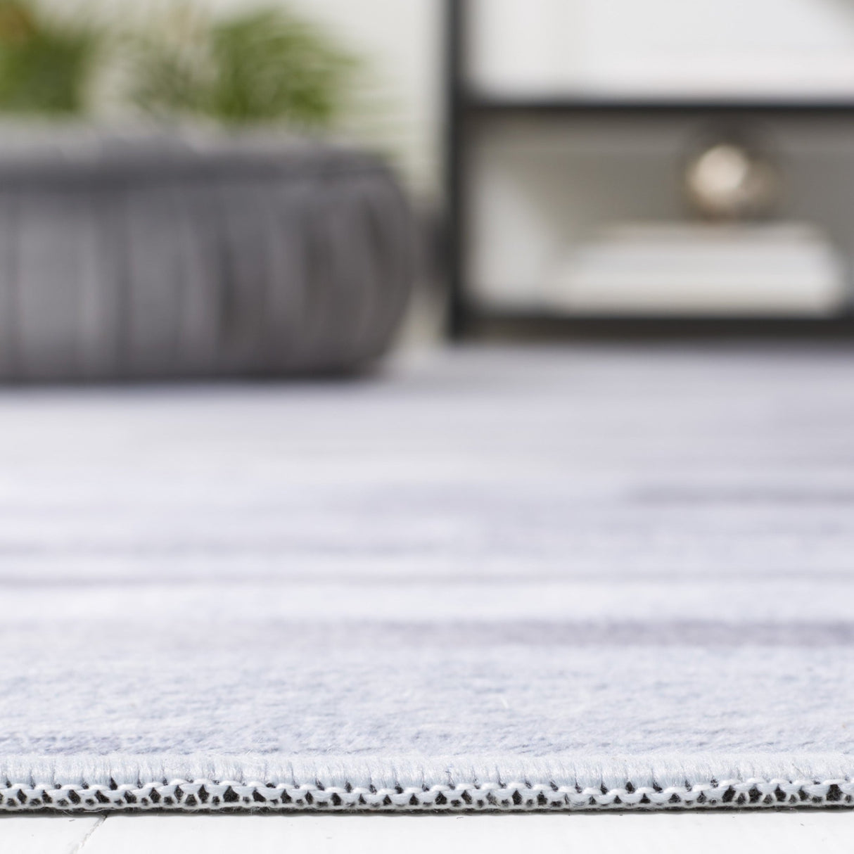 Safavieh Faux Hide Fah516F Light Grey/Grey Rug - Safavieh - fah516f - 3