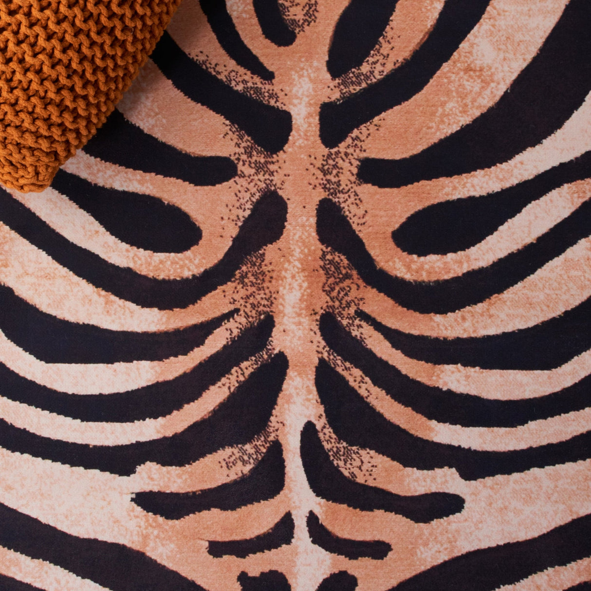 Safavieh Faux Hide Fah547P Light Orange/Black Rug - Safavieh - fah547p - 6r