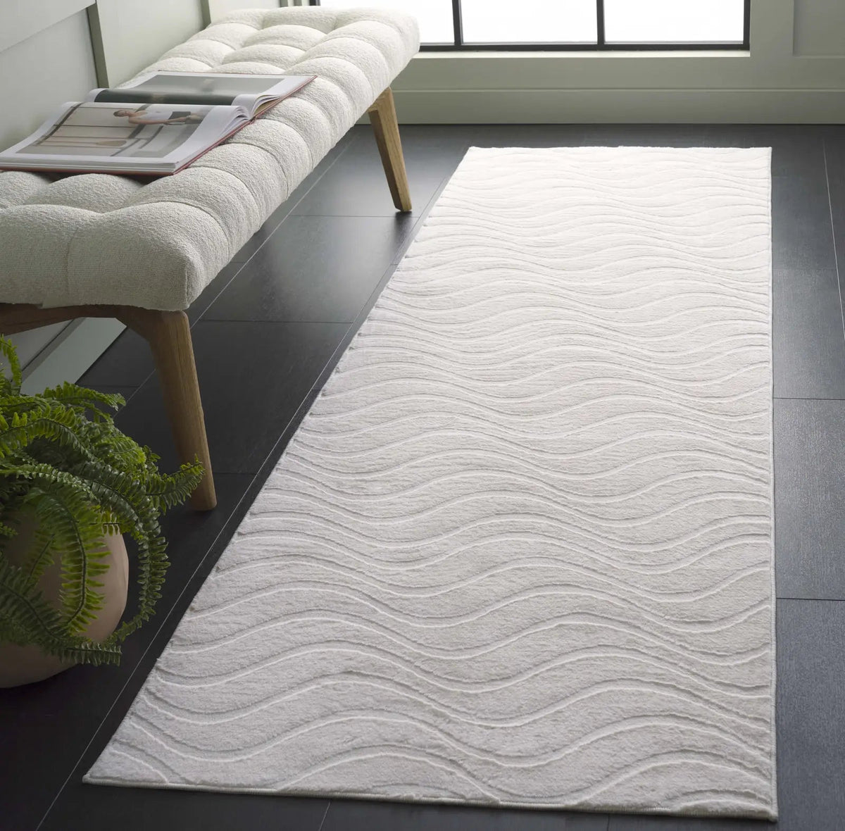 Safavieh Faux Rabbit Fur  800 2'-6" x 8'-0" Rug in Ivory