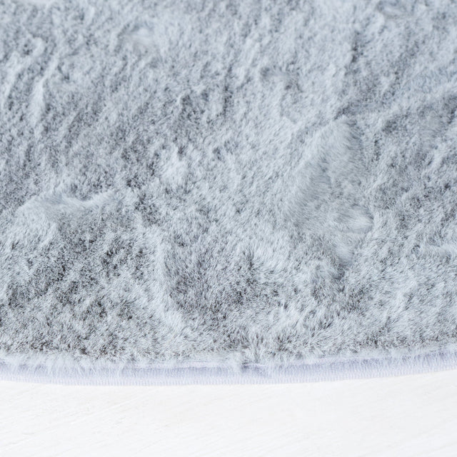 Safavieh Faux Rabbit Fur Frf976G Silver Rug - Safavieh - frf976g - 6r