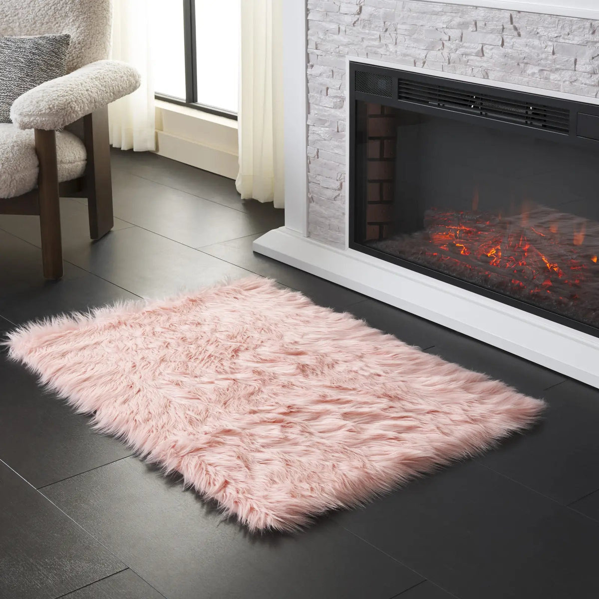 Safavieh Faux Sheep Skin 2'-0" x 3'-0" Rug in Pink
