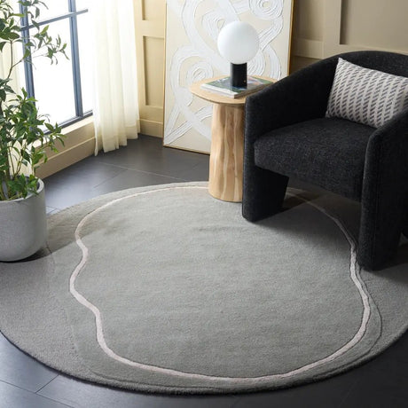 Safavieh Fifth Avenue 6'-0" x 6'-0" Rug in Grey / Ivory