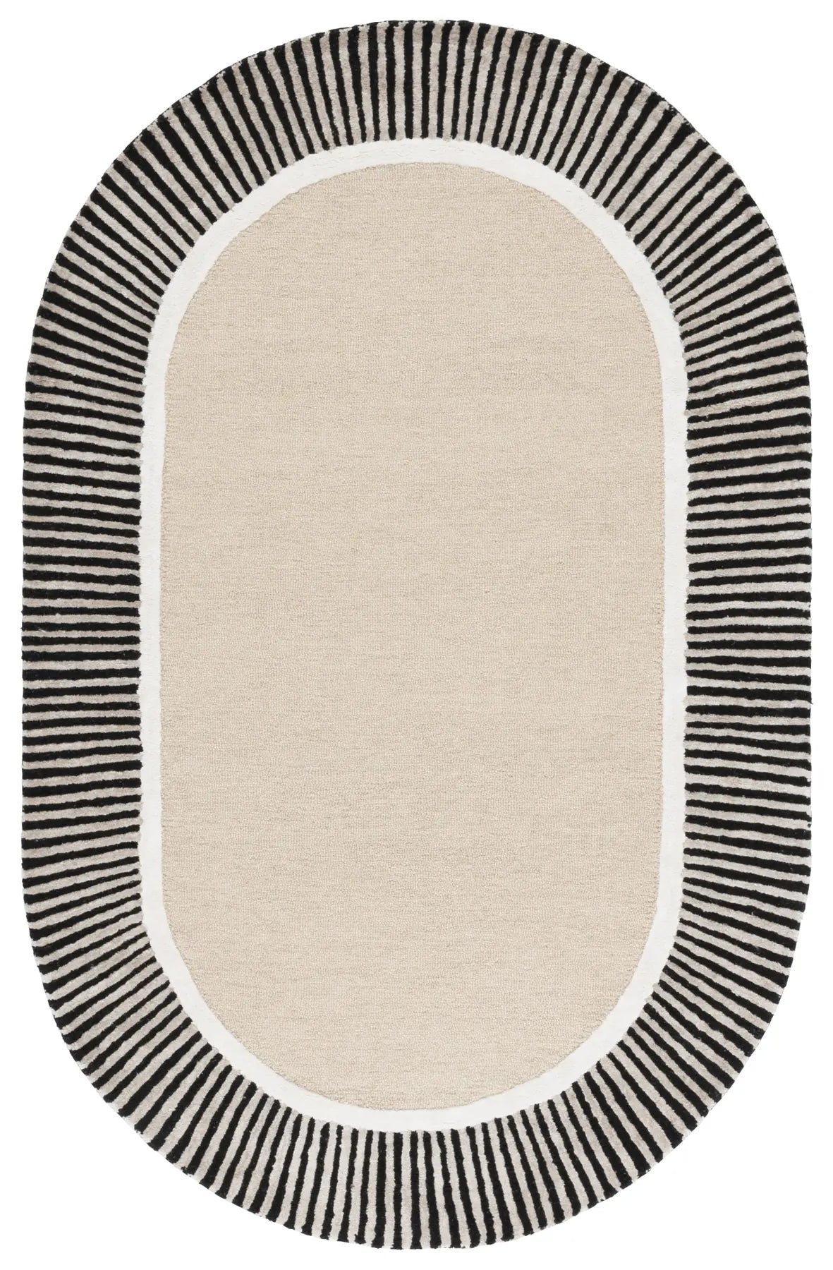 Safavieh Fifth Avenue 5'-0" x 8'-0" Rug in Beige / Black