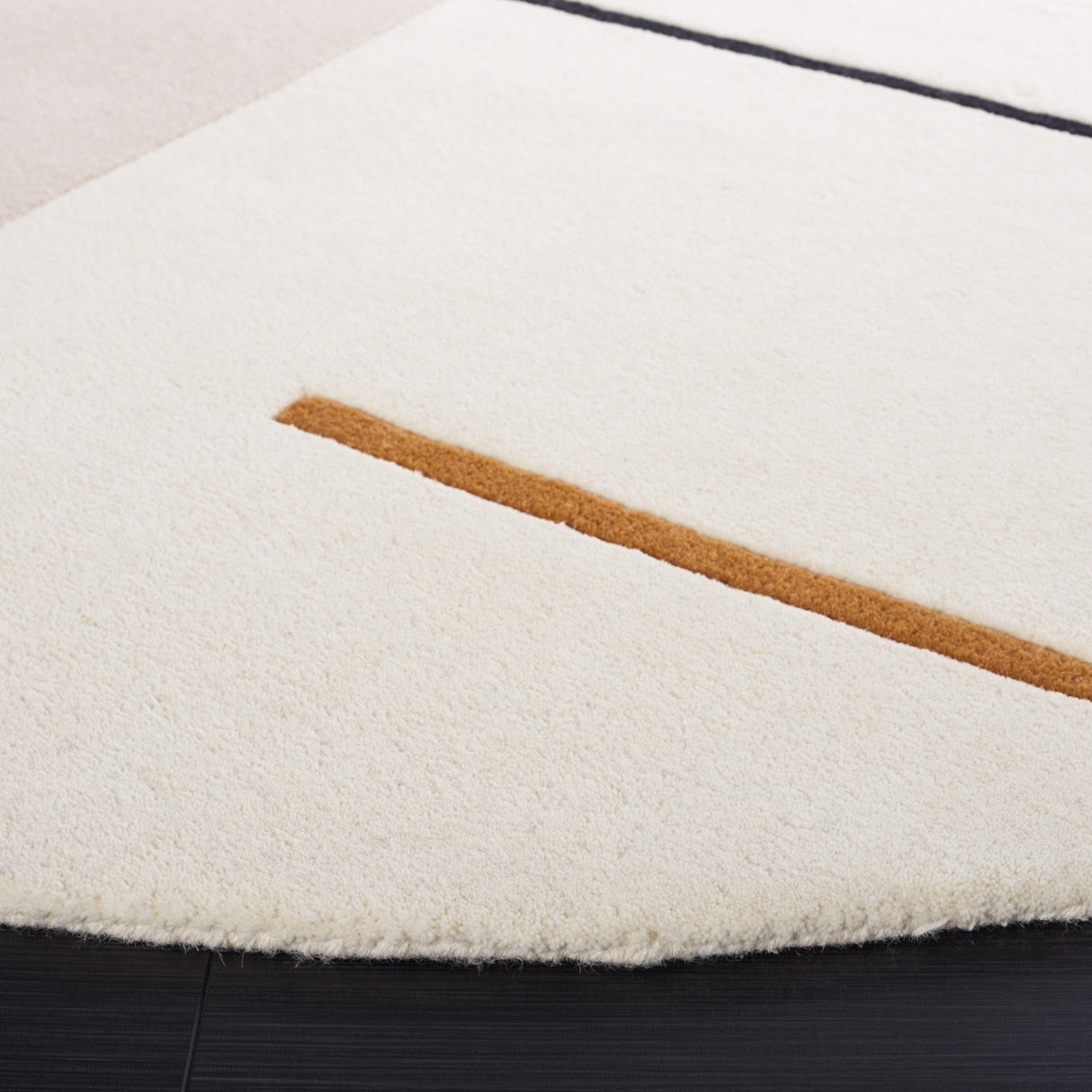 Safavieh Fifth Avenue Ftv110A Ivory/Black Rug - Safavieh - ftv110a - 2