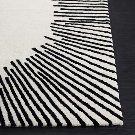 Safavieh Fifth Avenue Ftv129A Ivory/Black Rug - Safavieh - ftv129a - 5r