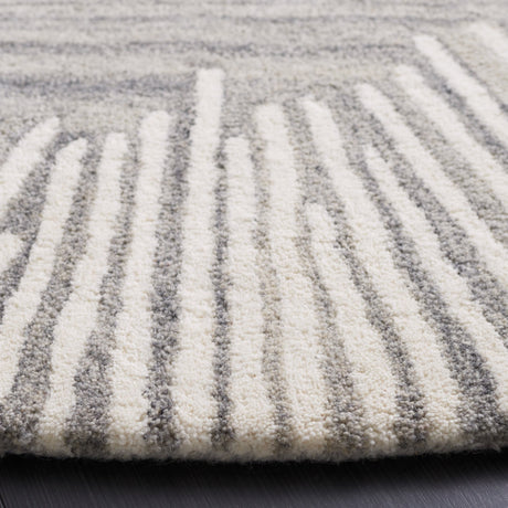 Safavieh Fifth Avenue Ftv129F Grey/Ivory Rug - Safavieh - ftv129f - 3