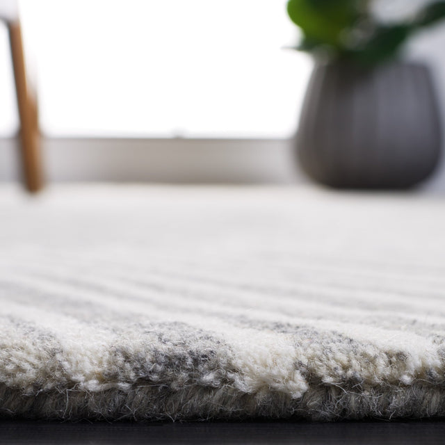 Safavieh Fifth Avenue Ftv129F Grey/Ivory Rug - Safavieh - ftv129f - 5r
