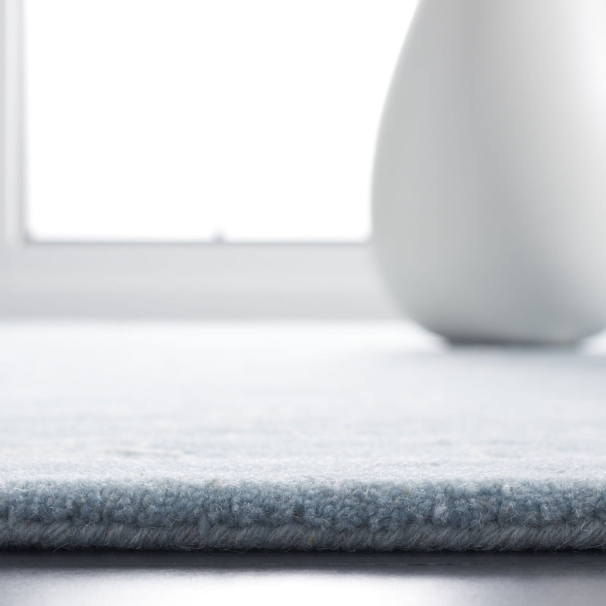 Safavieh Fifth Avenue Ftv135M Blue/Ivory Rug - Safavieh - ftv135m - 29
