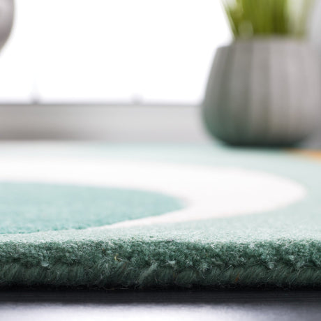 Safavieh Fifth Avenue Ftv146Y Green/Ivory Rug - Safavieh - ftv146y - 5