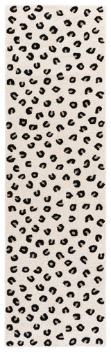 Safavieh Fifth Avenue 2'-3" x 8'-0" Rug in Ivory / Black