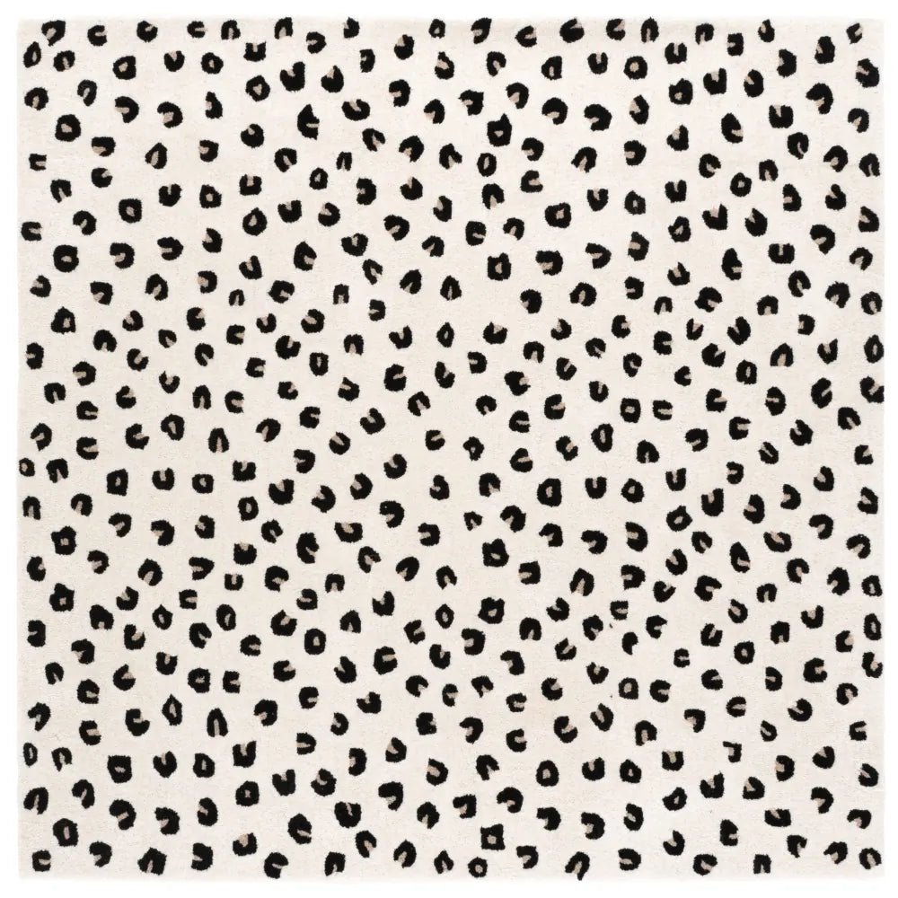 Safavieh Fifth Avenue 6'-0" x 6'-0" Rug in Ivory / Black