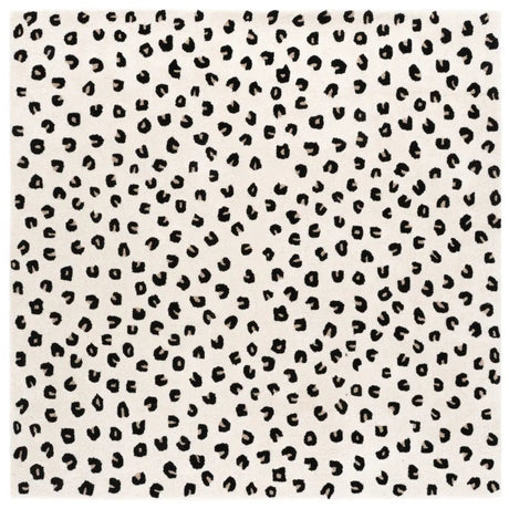 Safavieh Fifth Avenue 6'-0" x 6'-0" Rug in Ivory / Black