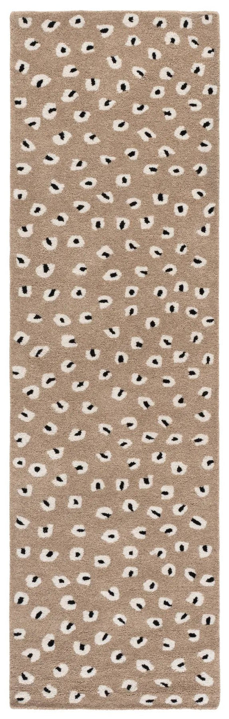 Safavieh Fifth Avenue 2'-3" x 8'-0" Rug in Beige / Ivory