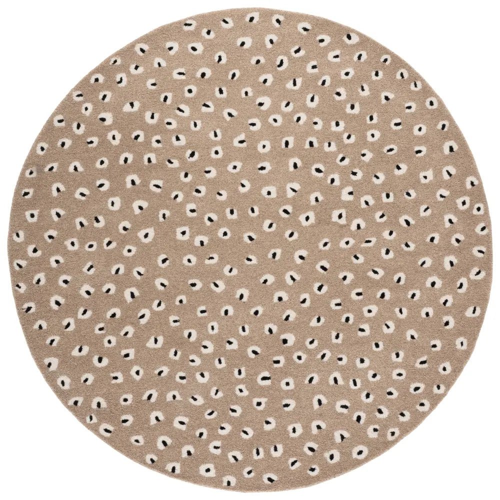 Safavieh Fifth Avenue 6'-0" x 6'-0" Rug in Beige / Ivory