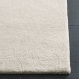 Safavieh Fifth Avenue 4'-0" x 6'-0" Rug in Ivory / Grey