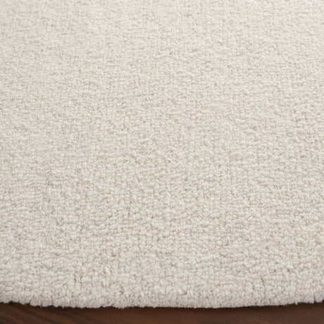 Safavieh Fifth Avenue 6'-0" x 6'-0" Rug in Ivory