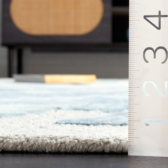 Safavieh Fifth Avenue Ftv504M Beige/Blue Rug - Safavieh - ftv504m - 3