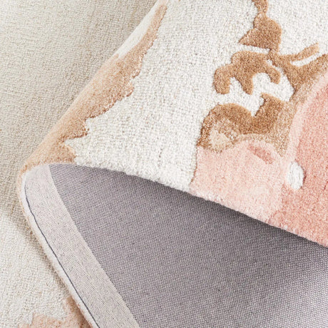 Safavieh Fifth Avenue 4'-0" x 6'-0" Rug in Beige / Rust