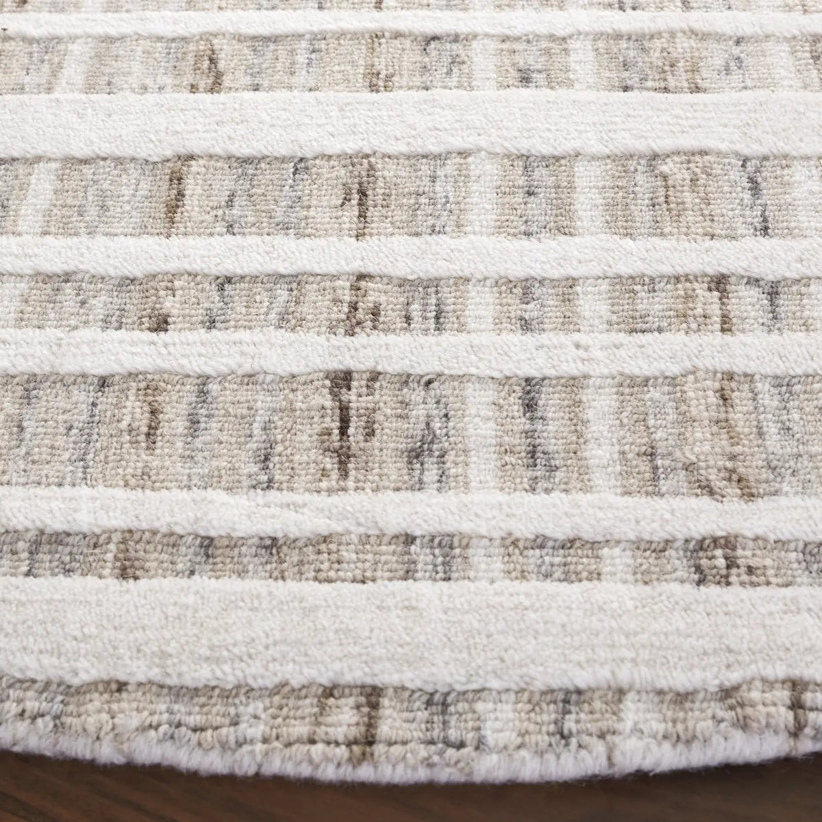 Safavieh Fifth Avenue 6'-0" x 6'-0" Rug in Ivory / Taupe
