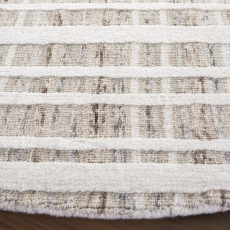 Safavieh Fifth Avenue 6'-0" x 6'-0" Rug in Ivory / Taupe