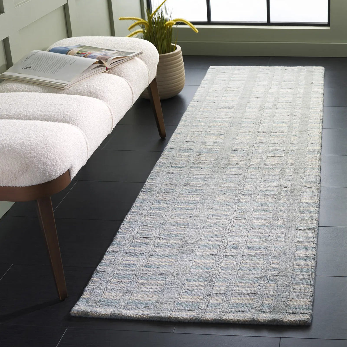Safavieh Fifth Avenue 2'-3" x 8'-0" Rug in Teal